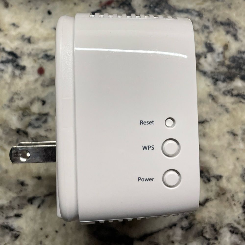 NETGEAR White WiFi Range Extender - Picture 7 of 15